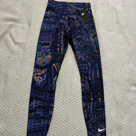 🖤 New Nike Women’s Air Tight Fit High Waisted Leggings🖤 - Picture 4 of 8